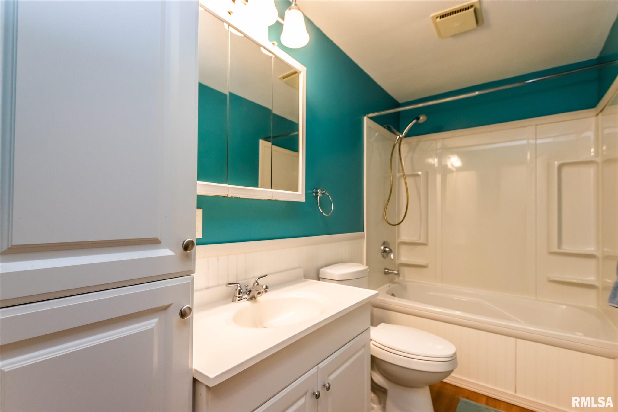 4438 West Castleton Road Peoria, IL 61615 - Photo 16 of 43 Gallery Image 16