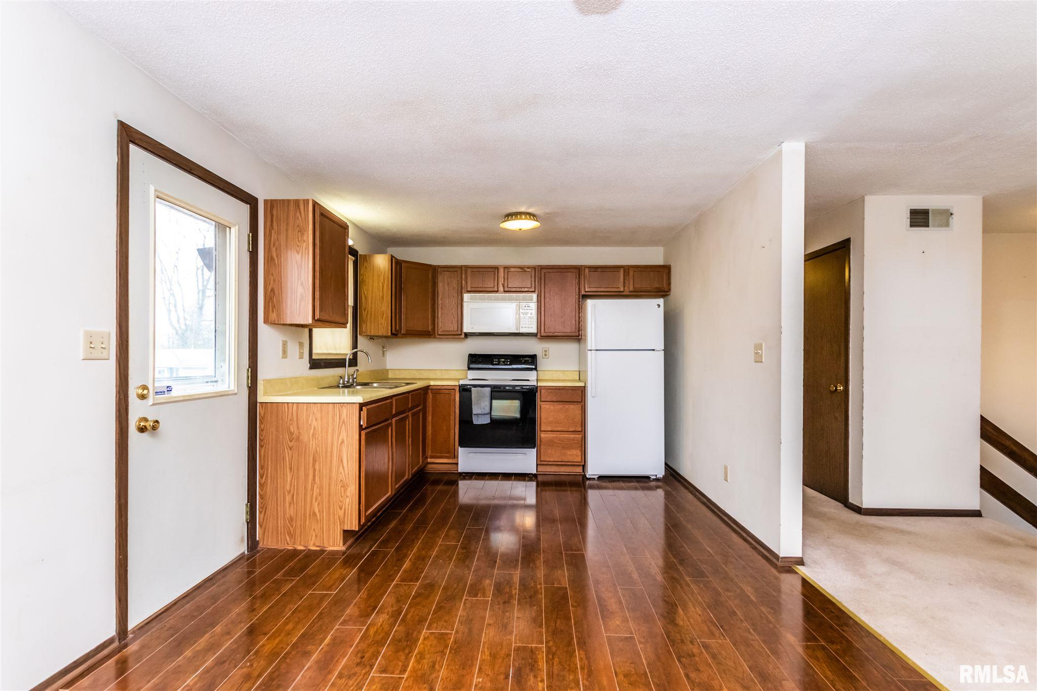 4438 West Castleton Road Peoria, IL 61615 - Photo 8 of 43 Gallery Image 8