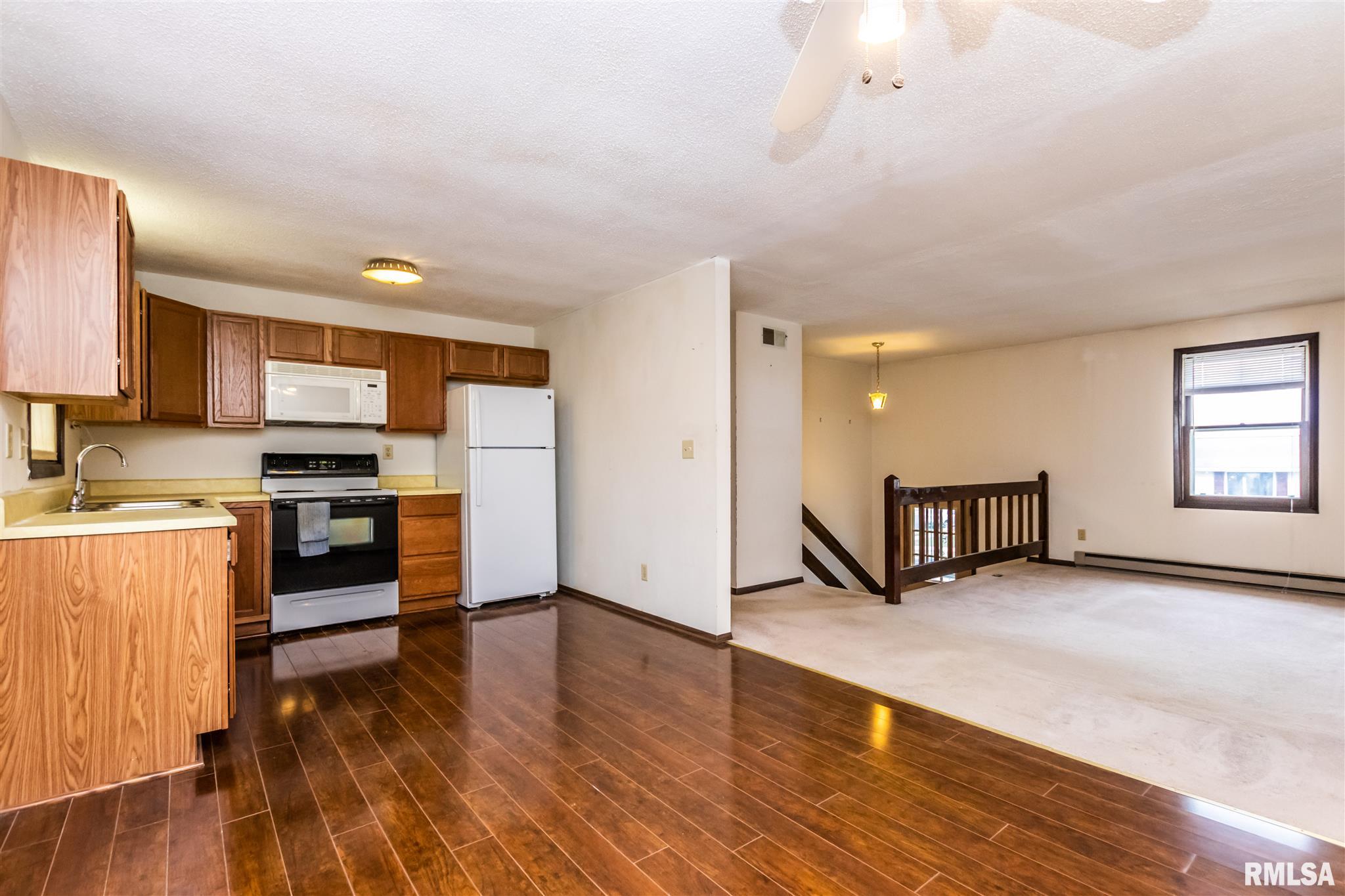 4438 West Castleton Road Peoria, IL 61615 - Photo 9 of 43 Gallery Image 9