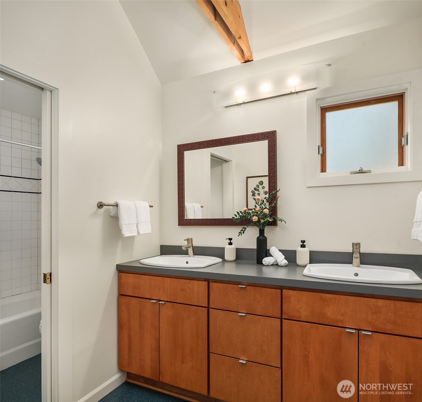 632 35th Avenue Seattle, WA 98122 - Photo 24 of 40