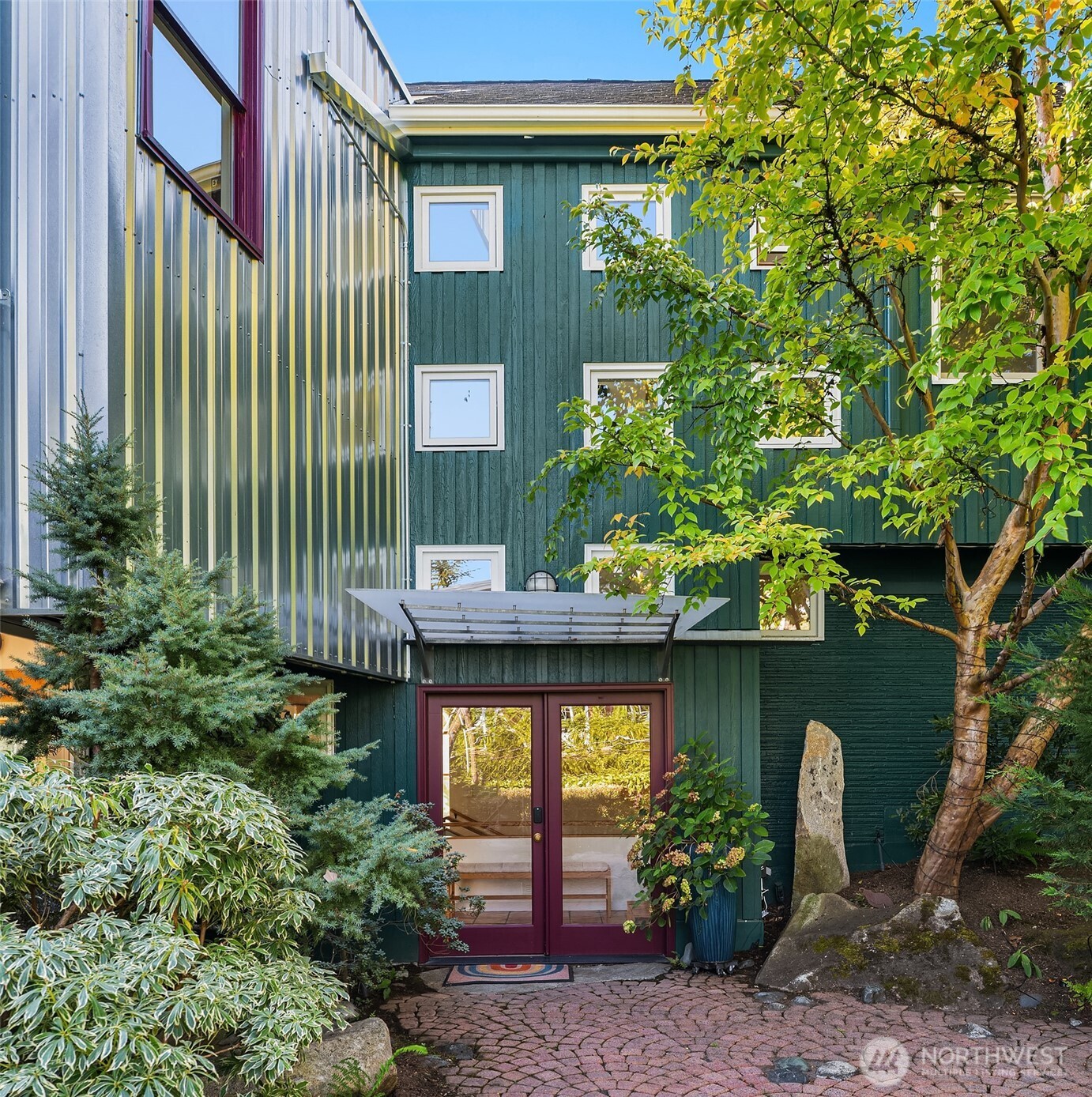 632 35th Avenue Seattle, WA 98122 - Photo 7 of 40