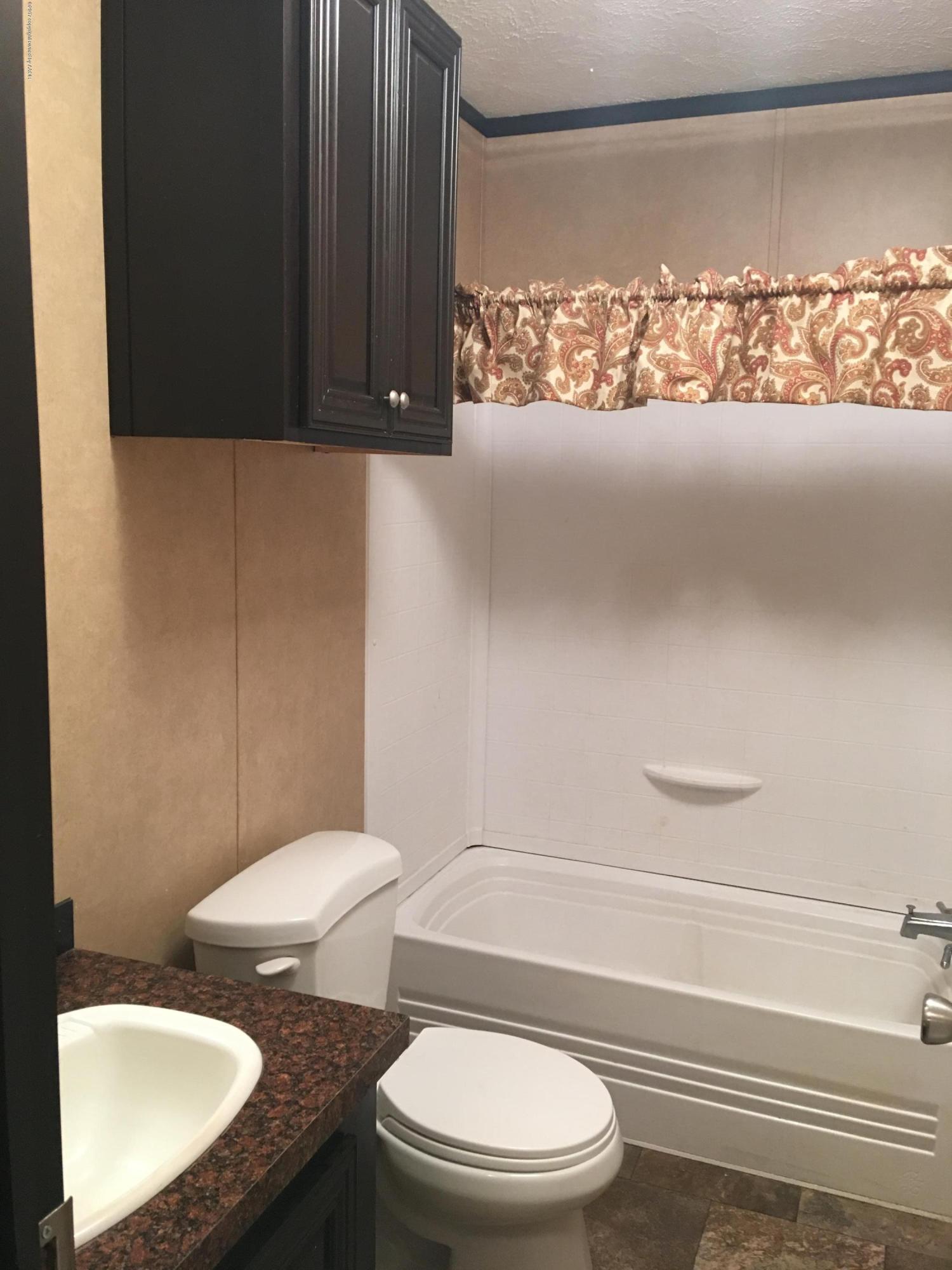 6701 Susie Road Amarillo, TX 79118 - Photo 21 of 30 Hall Bath