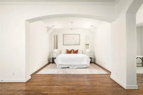$1,275,000 | 107 Wynden Trace Lane, Houston, TX 77056