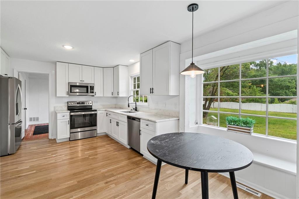 12108 Markham Road Independence, MO 64052 - Photo 15 of 55