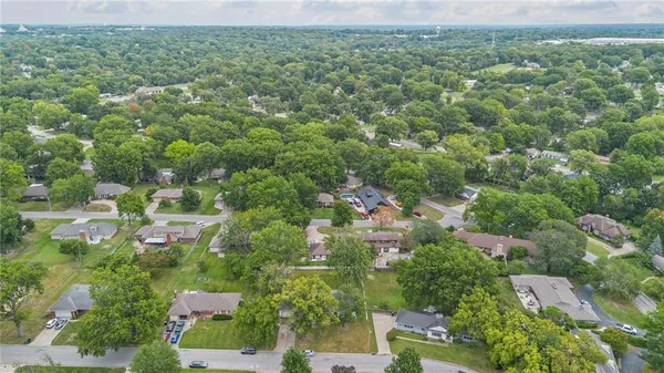 $330,000 | 12108 Markham Road, Independence, MO 64052