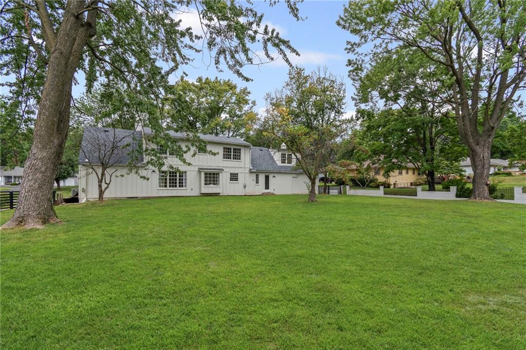 12108 Markham Road Independence, MO 64052 - Photo 32 of 55