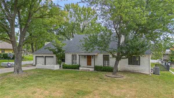 $330,000 | 12108 Markham Road, Independence, MO 64052
