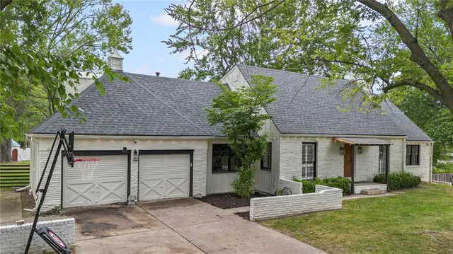 $349,000 | 12108 Markham Road, Independence, MO 64052