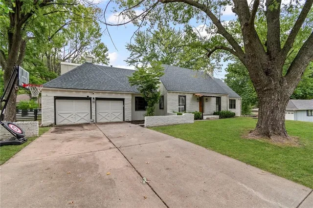 $349,000 | 12108 Markham Road, Independence, MO 64052