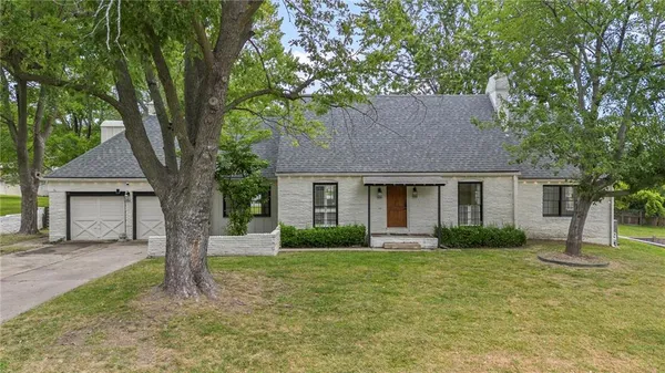 $330,000 | 12108 Markham Road, Independence, MO 64052
