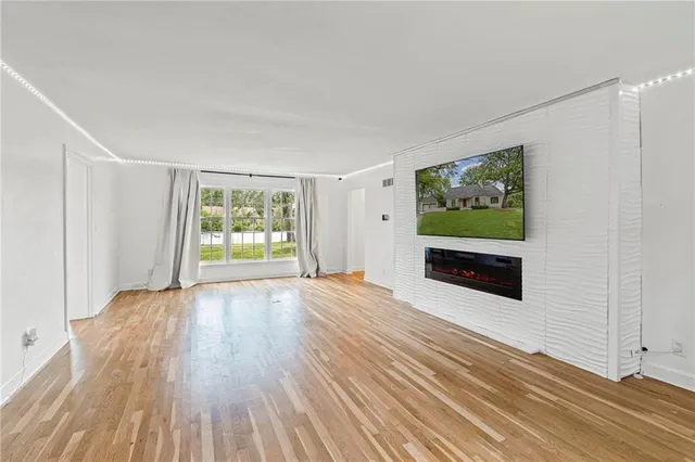 $349,000 | 12108 Markham Road, Independence, MO 64052