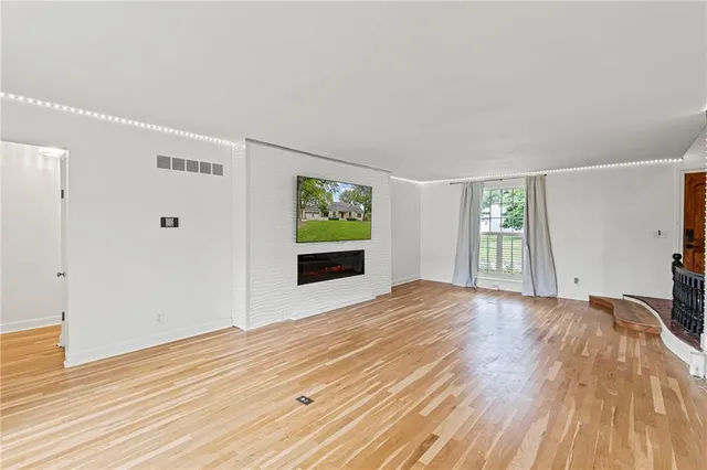 $349,000 | 12108 Markham Road, Independence, MO 64052