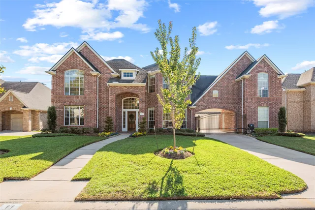 $640,000 | 11 Bentley Park Court, Houston, TX 77070