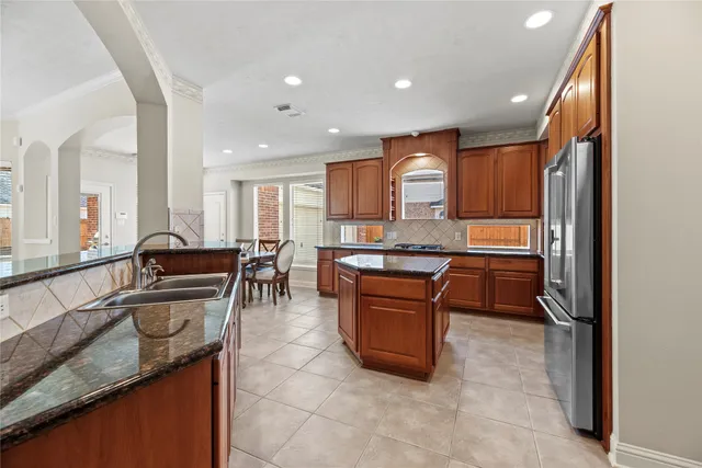 $640,000 | 11 Bentley Park Court, Houston, TX 77070