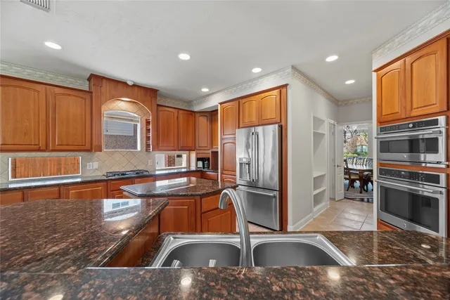 $640,000 | 11 Bentley Park Court, Houston, TX 77070