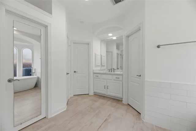 $640,000 | 11 Bentley Park Court, Houston, TX 77070