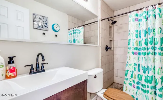 $2,700 | 1430 East Meadowbrook Avenue, Phoenix, AZ 85014