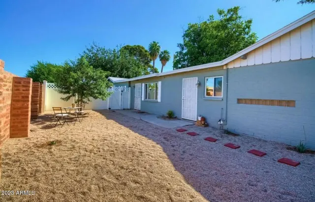 $2,700 | 1430 East Meadowbrook Avenue, Phoenix, AZ 85014