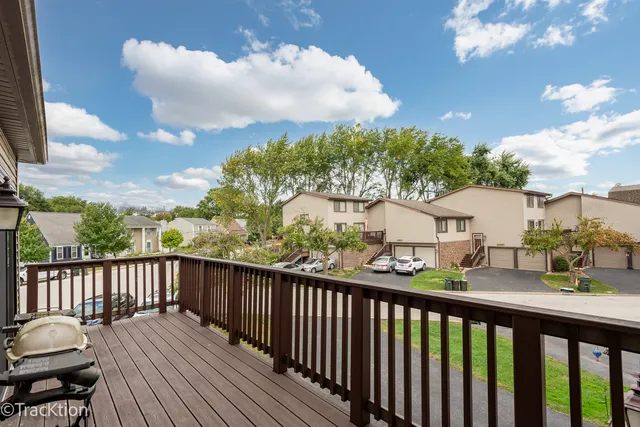 $319,900 | 29W425 Thornwood Lane, Warrenville, IL 60555