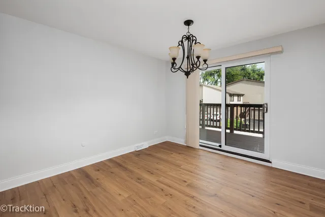 $319,900 | 29W425 Thornwood Lane, Warrenville, IL 60555