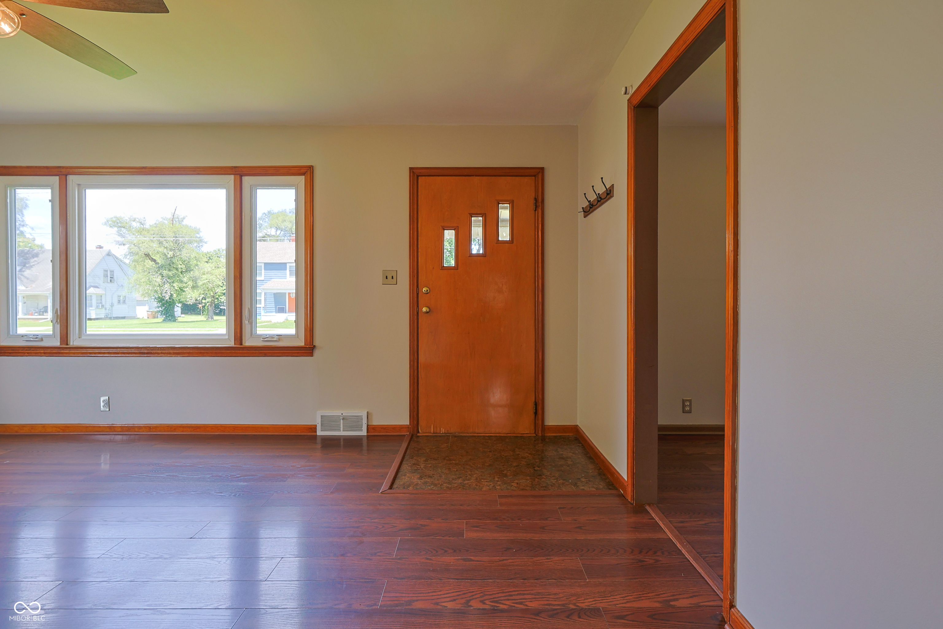 2341 Indiana Avenue Columbus, IN 47201 - Photo 6 of 35