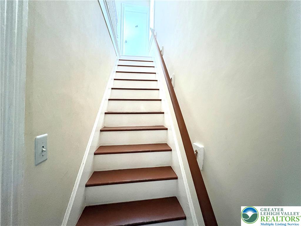 346 Messinger Street Bangor, PA 18013 - Photo 18 of 26 a view of entryway