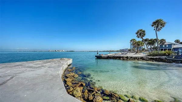 $750,000 | 4900 Ocean Boulevard, Unit 304, Sarasota, FL 34242