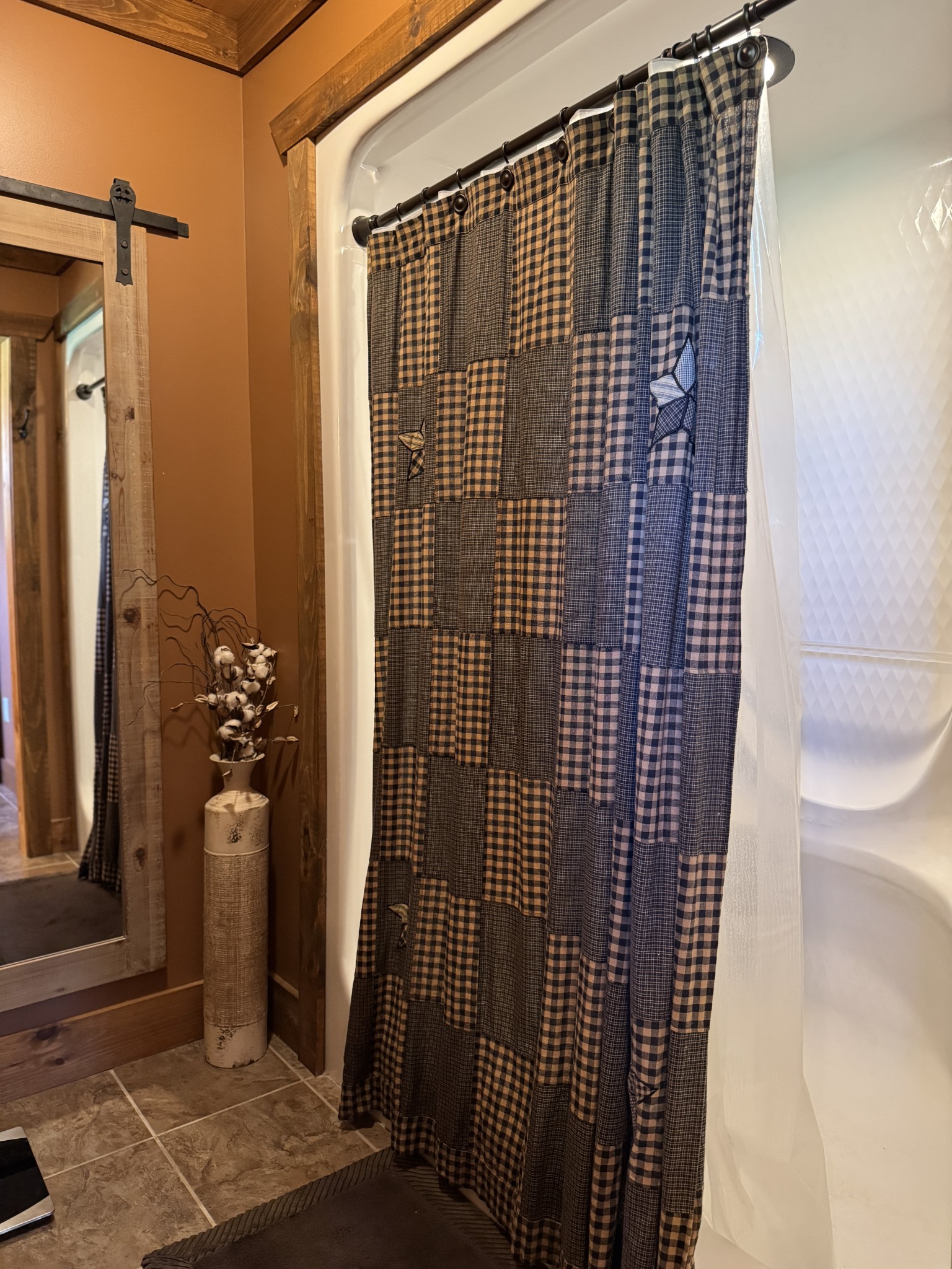 375 Autumn Ridge Lane Lafayette, TN 37083 - Photo 18 of 43 a view of a bathroom