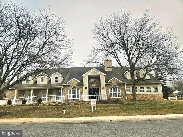 $330,000 | 43 Standiford Court, Unit 155, Wilmington, DE 19804