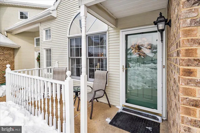 $330,000 | 43 Standiford Court, Unit 155, Wilmington, DE 19804