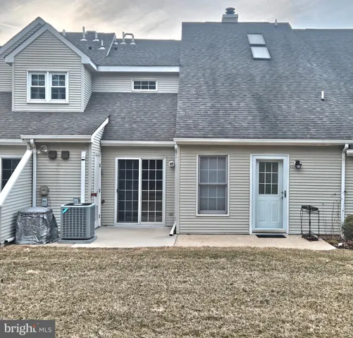 $330,000 | 43 Standiford Court, Unit 155, Wilmington, DE 19804