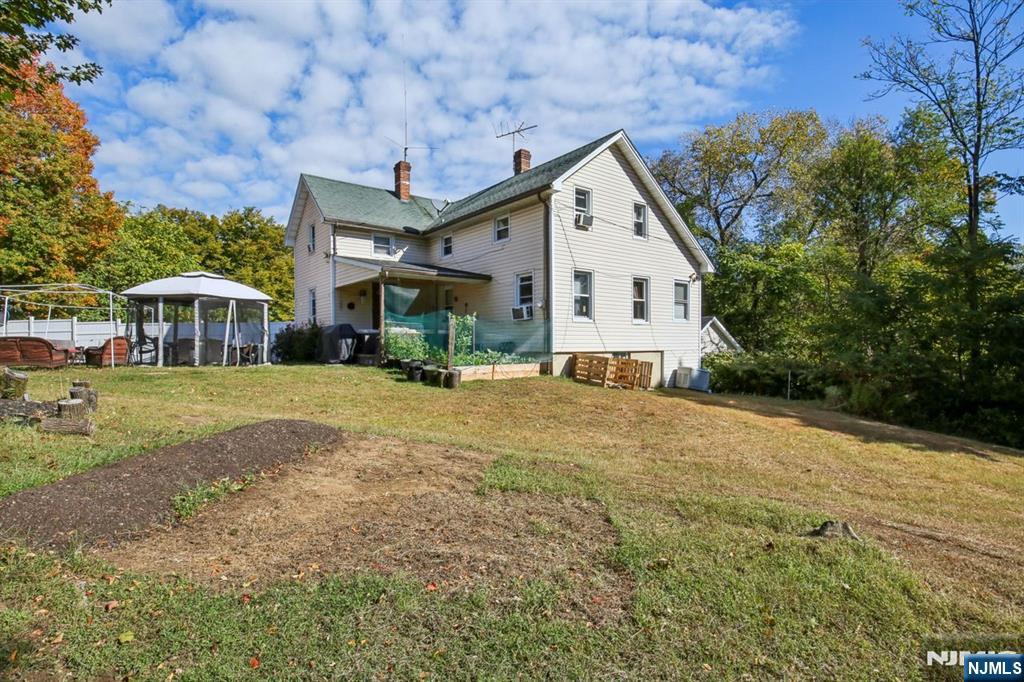 369 Queens Court Ridgewood, NJ 07450 - Photo 29 of 40 Gallery Image 29