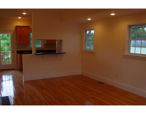 67 Bay State Road, Unit D Cambridge, MA 02138 - Photo 3 of 5 Gallery Image 3
