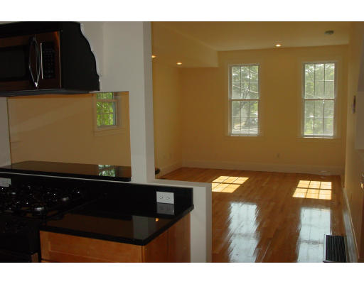 67 Bay State Road, Unit D Cambridge, MA 02138 - Photo 4 of 5 Gallery Image 4