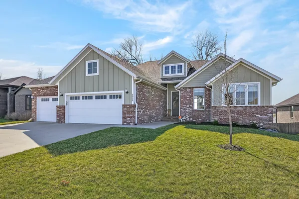 $699,999 | 6039 South Kings Avenue, Springfield, MO 65810