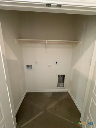 a view of a room with an empty space