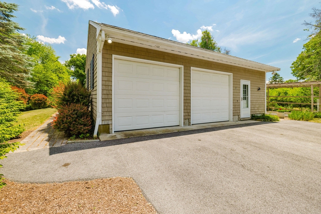 275 Summer Street Rehoboth, MA 02769 - Photo 4 of 39