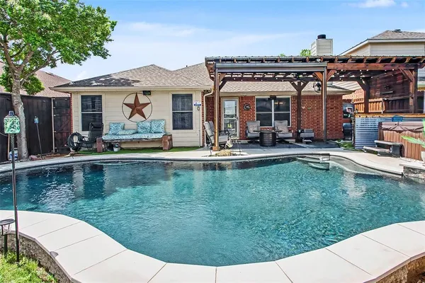 $379,900 | 11820 Gold Creek Drive East, Fort Worth, TX 76244