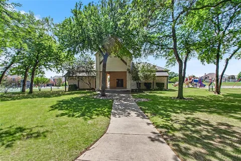 $379,900 | 11820 Gold Creek Drive East, Fort Worth, TX 76244