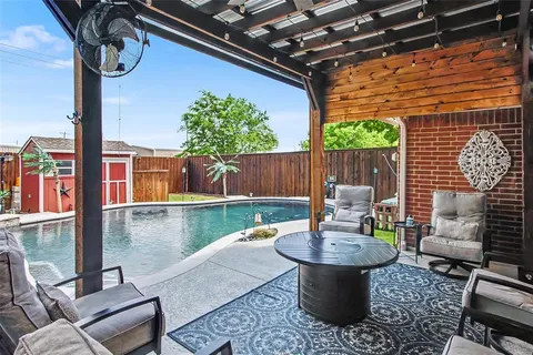 $379,900 | 11820 Gold Creek Drive East, Fort Worth, TX 76244
