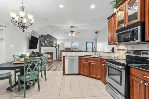 $379,900 | 11820 Gold Creek Drive East, Fort Worth, TX 76244