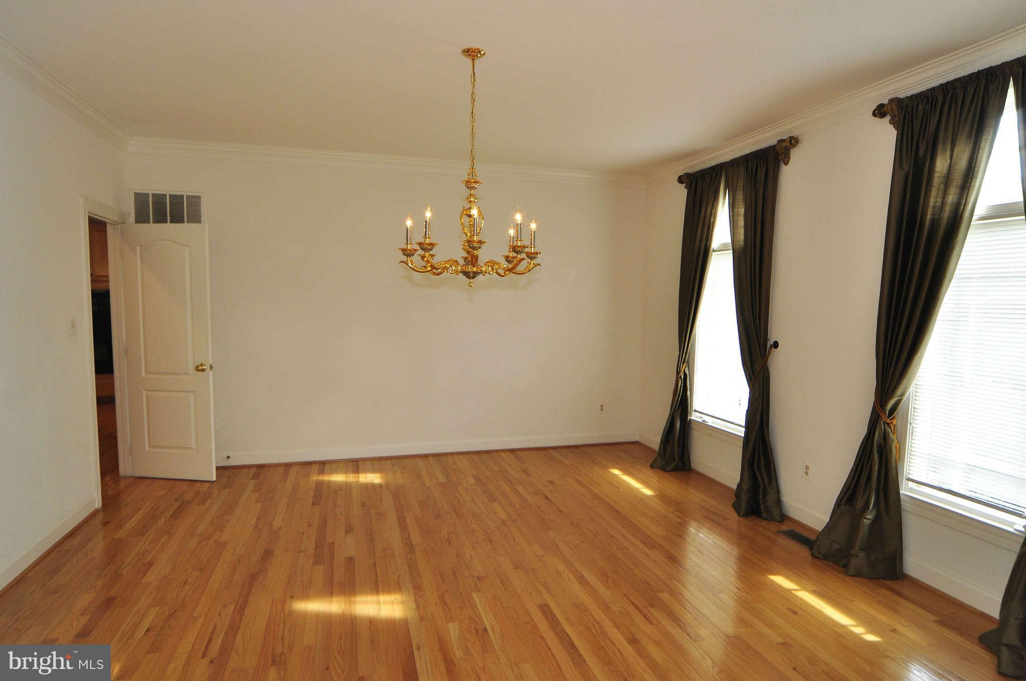 11090 Whitstone Place Reston, VA 20194 - Photo 12 of 30 Dining Room