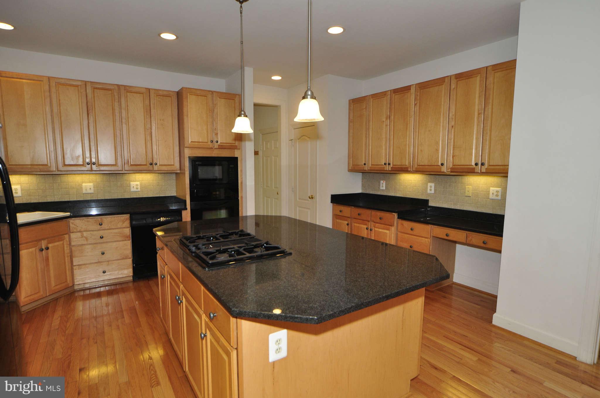 11090 Whitstone Place Reston, VA 20194 - Photo 4 of 30 Kitchen