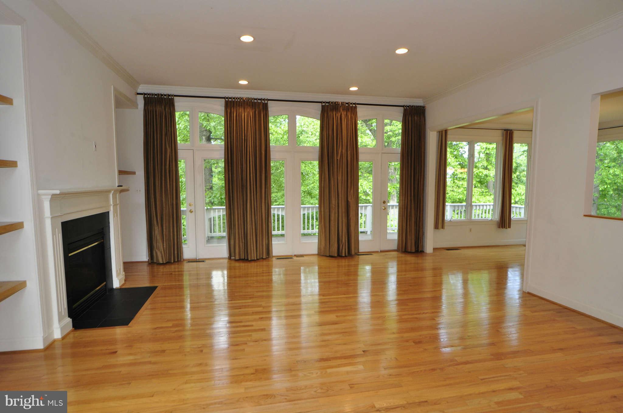 11090 Whitstone Place Reston, VA 20194 - Photo 8 of 30 Family Room