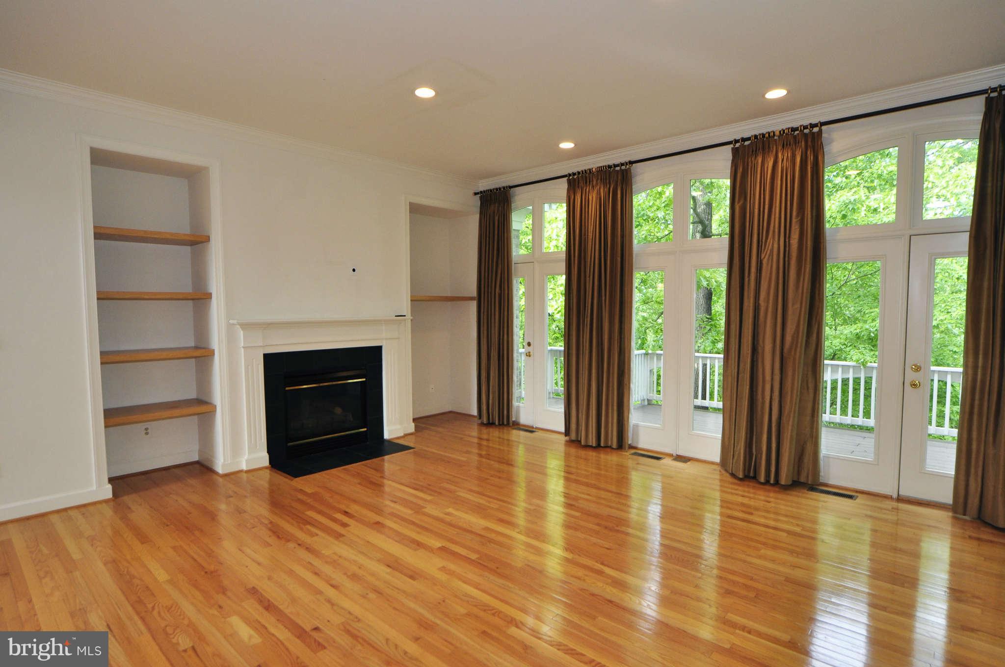 11090 Whitstone Place Reston, VA 20194 - Photo 9 of 30 Family Room