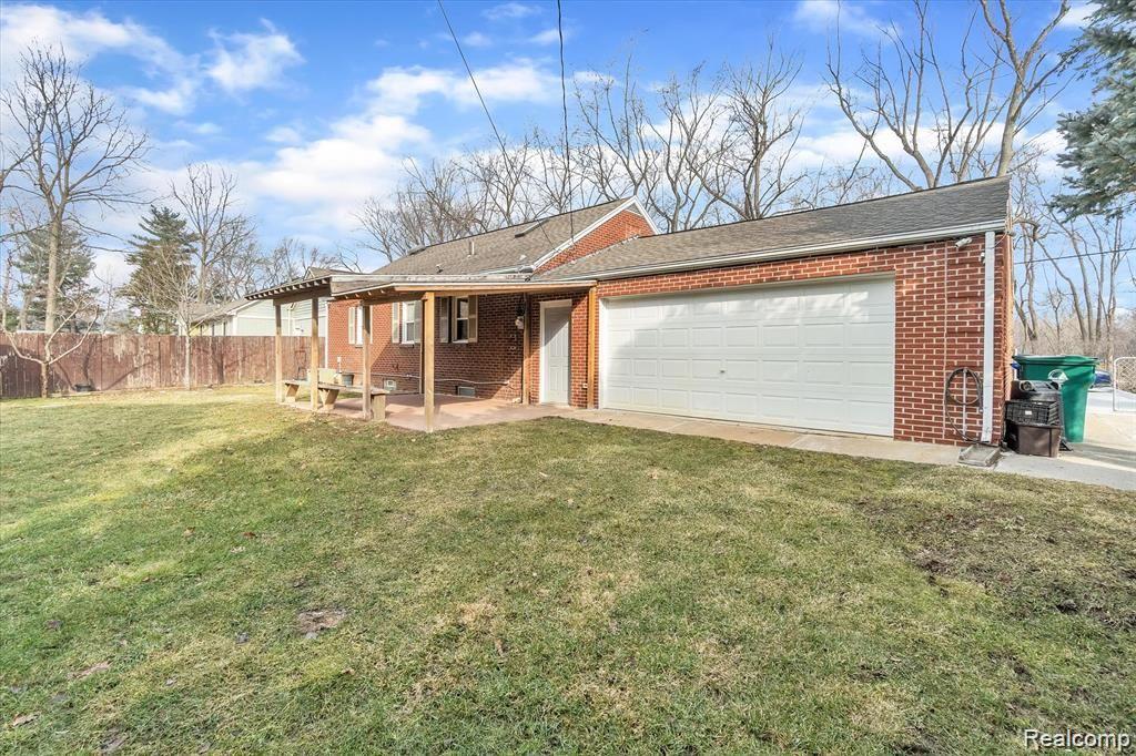 9355 Commerce Road Commerce Township, MI 48382 - Photo 32 of 44 32-9355-Commerce-Rd-WindowStill-Real-Estate-Photography-32.jpg