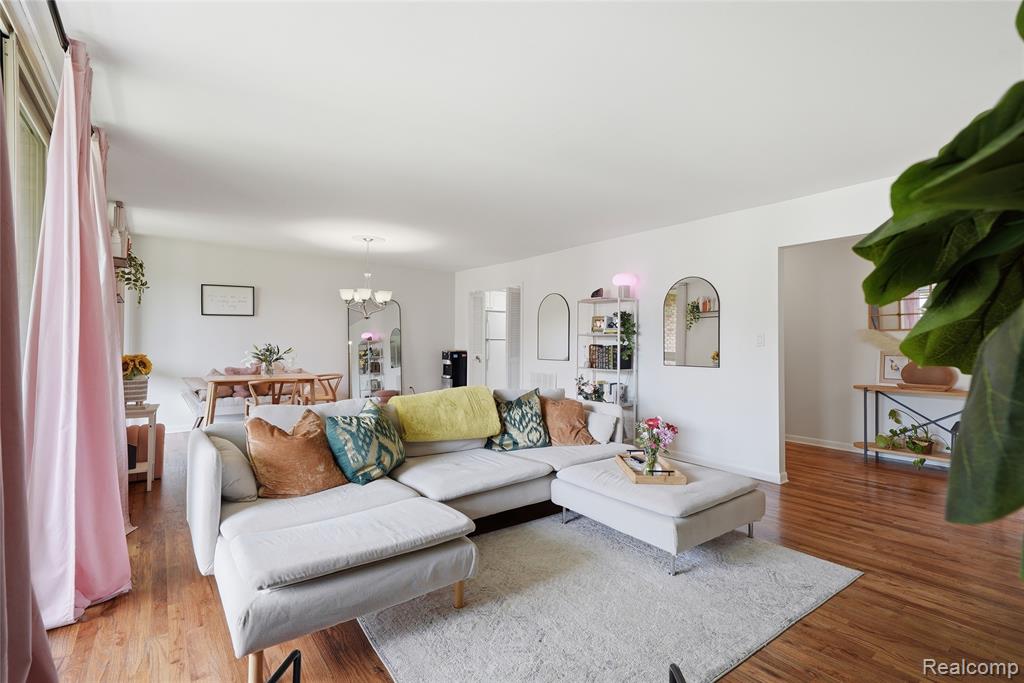 4041 West Maple Road, Unit E203 Bloomfield Hills, MI 48301 - Photo 10 of 25 Gallery Image 10