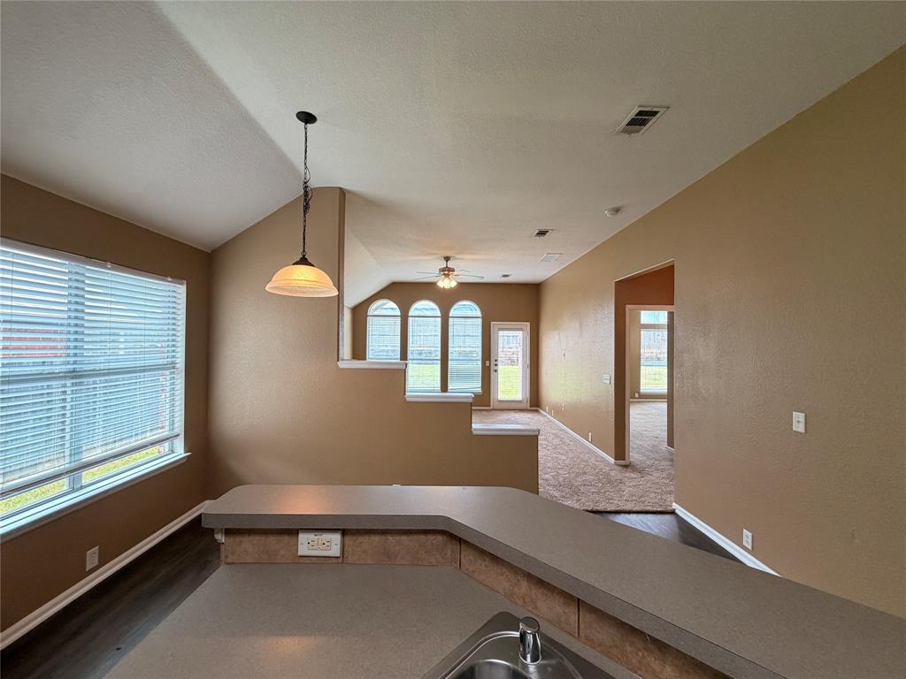 618 Rosarita Road Arlington, TX 76002 - Photo 7 of 19