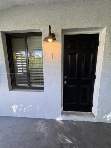 $2,000 | 570 Northeast 69th Street, Unit 1, Miami, FL 33138