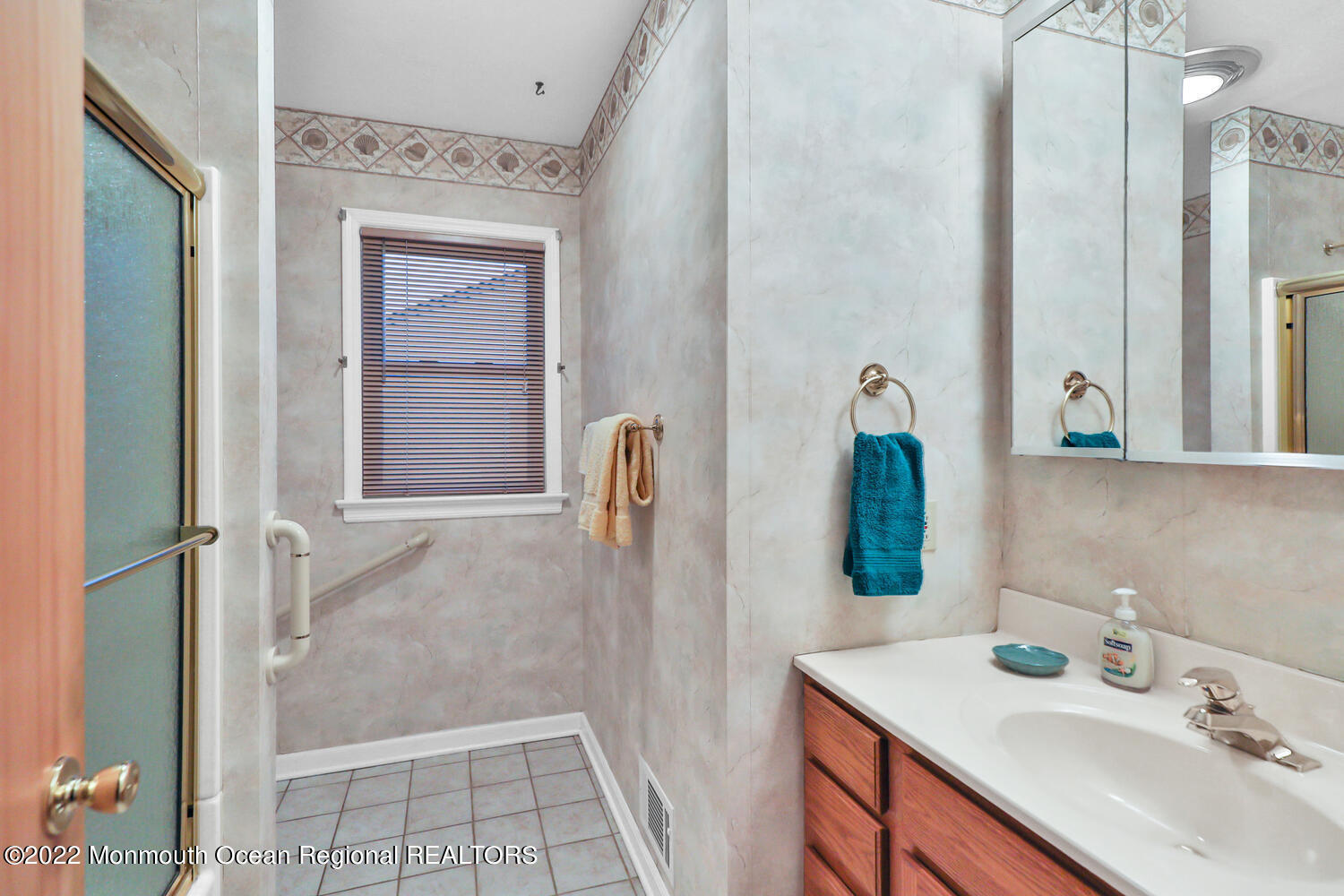 43 Ramon Boulevard Freehold, NJ 07728 - Photo 20 of 40 43 Ramon Blvd Freehold NJ-large-025-035-